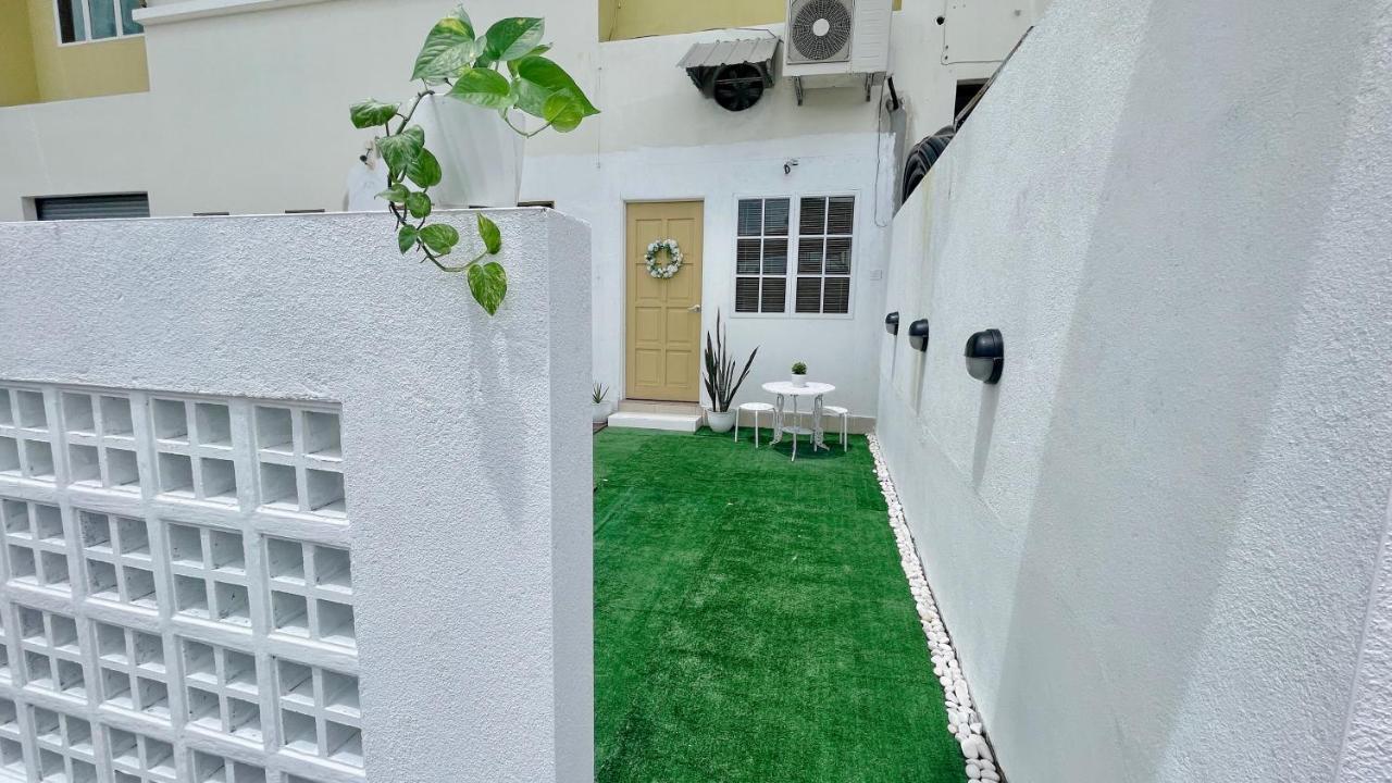 Helena'S Studio Suite Gerik Exterior photo